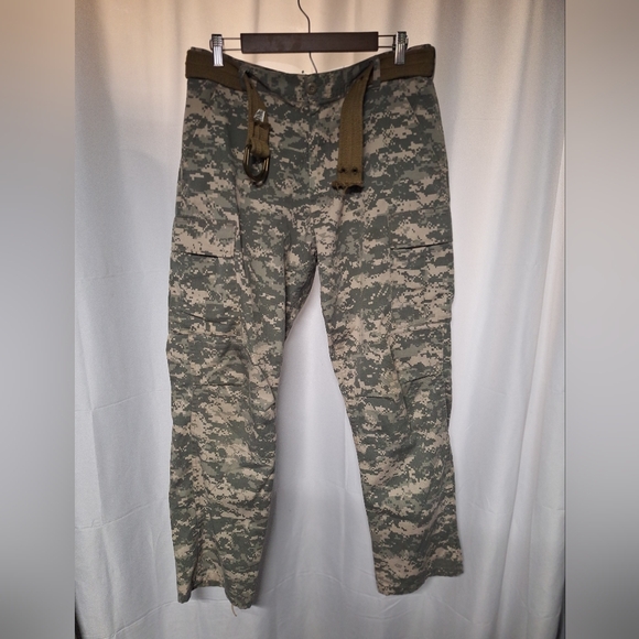 Men's Digital Camo Cargo Pants - Picture 1 of 9